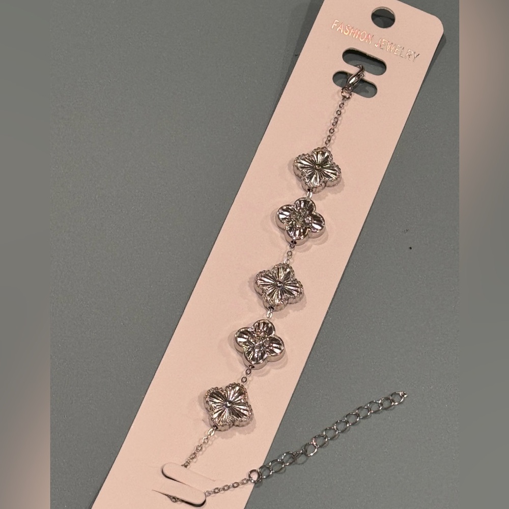 Silver Alternating Clover & Crystal Charm Bracelet 7-9 inch